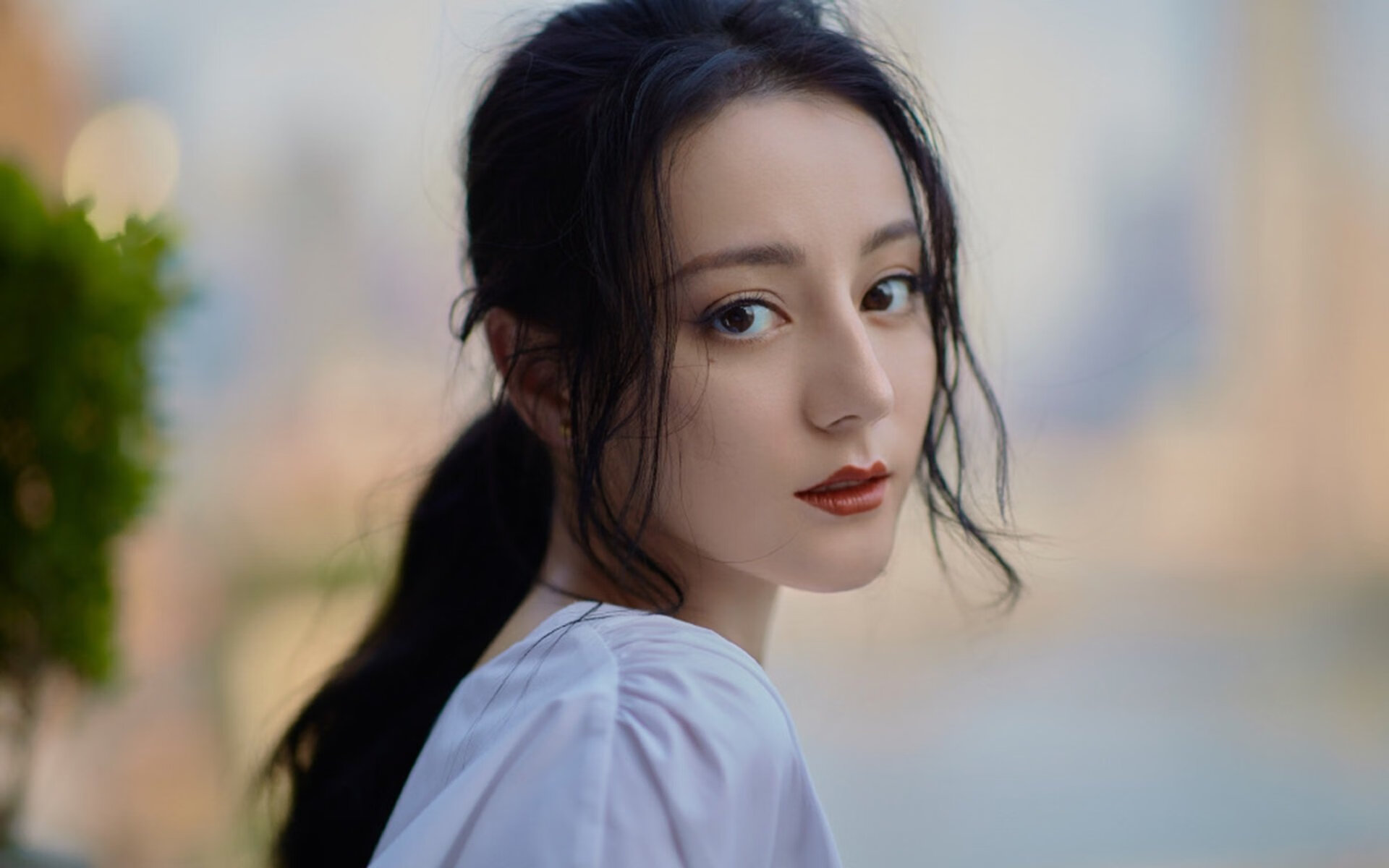 赛道上的篮球之神，当凯里·欧文在F1揭幕战接管方向盘