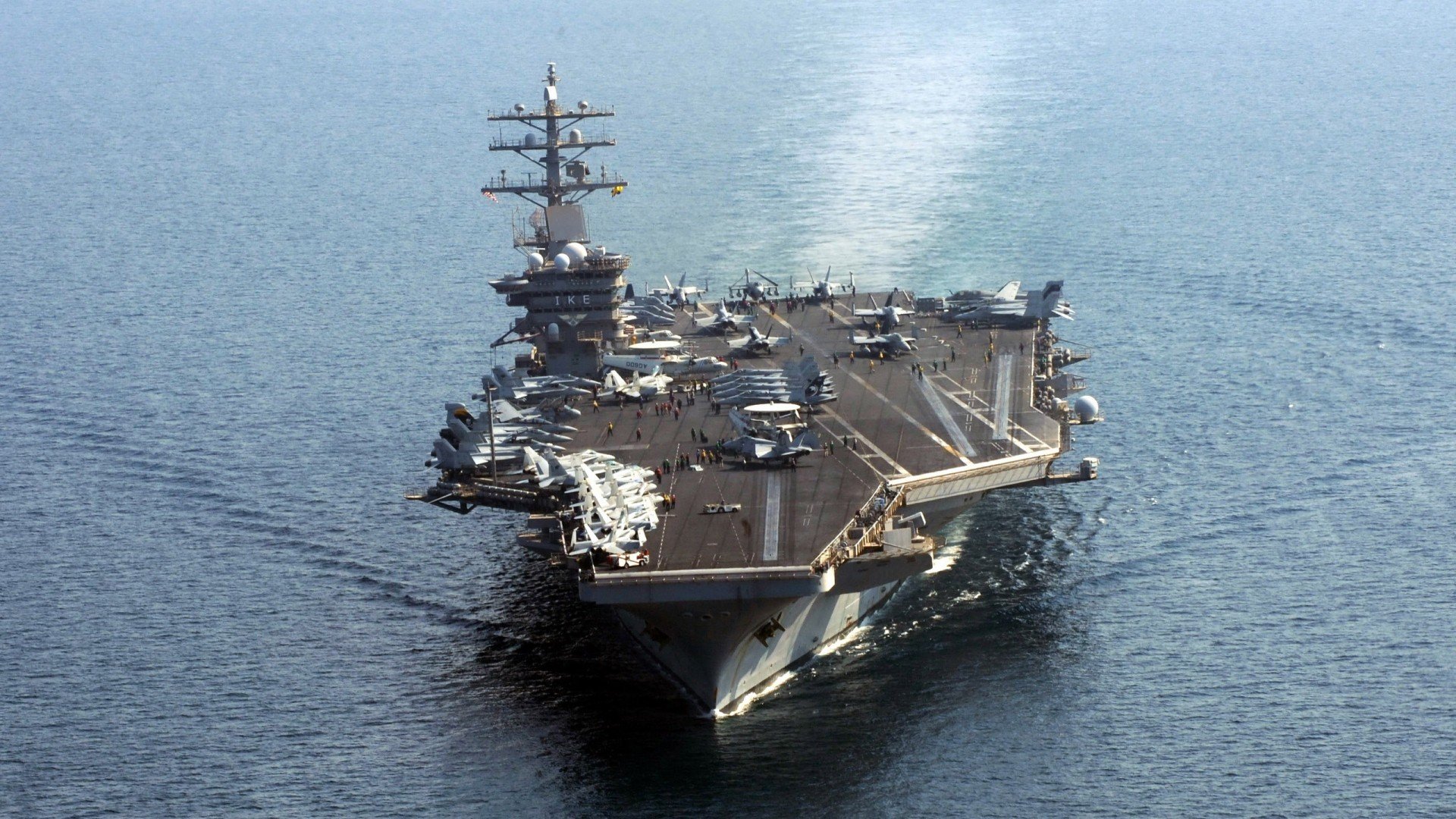 防守铸就胜利，雄鹿强行终结快船，布克锁死对手的战术镜像