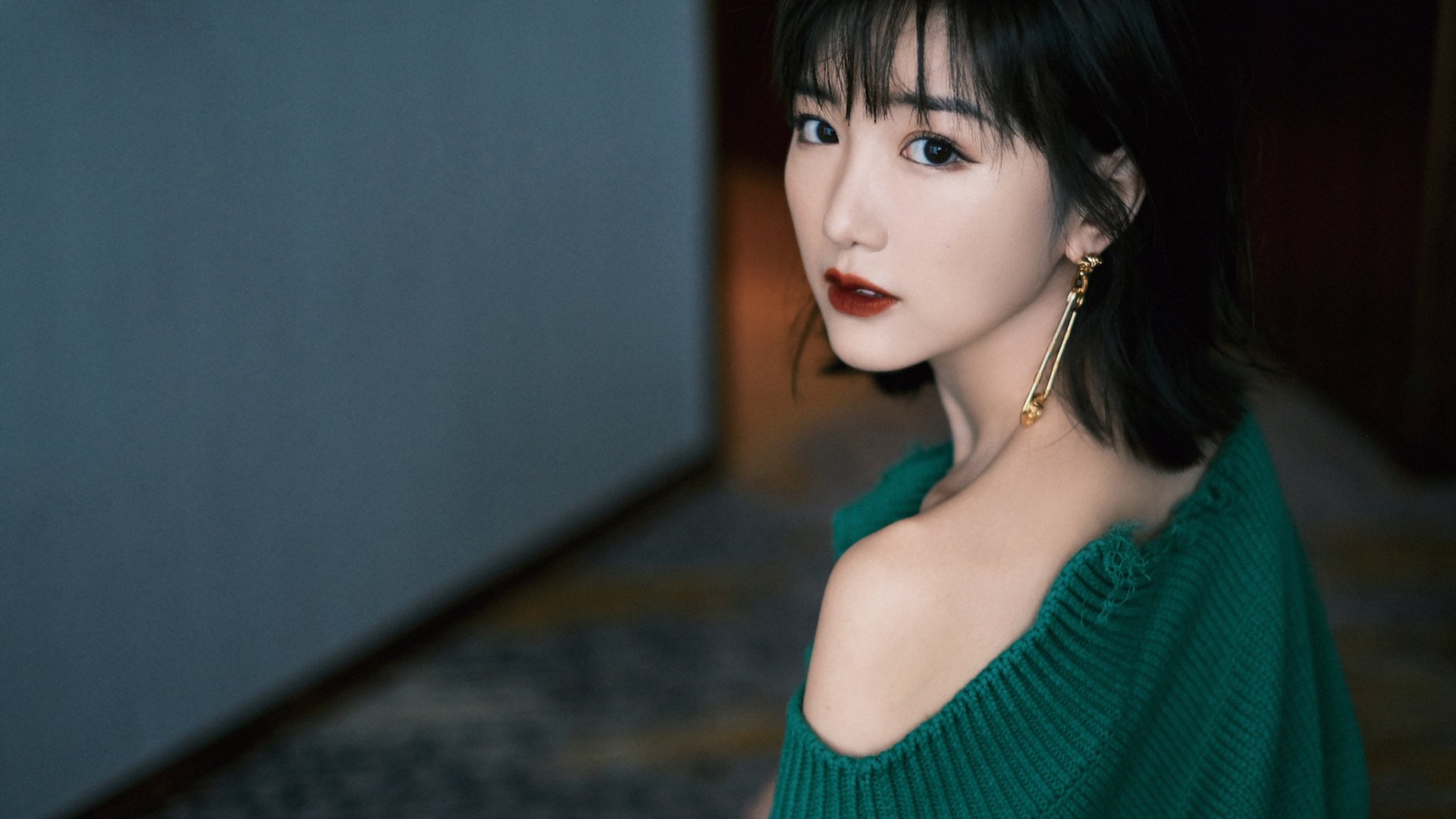 恩比德篮下称霸显神威，深圳队连珠炮火压国王